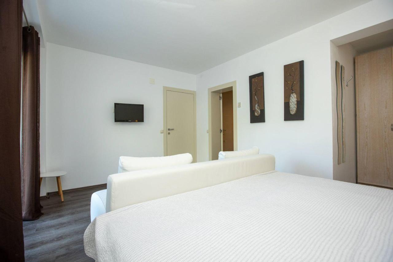Apartments Mosor Omiš Екстериор снимка