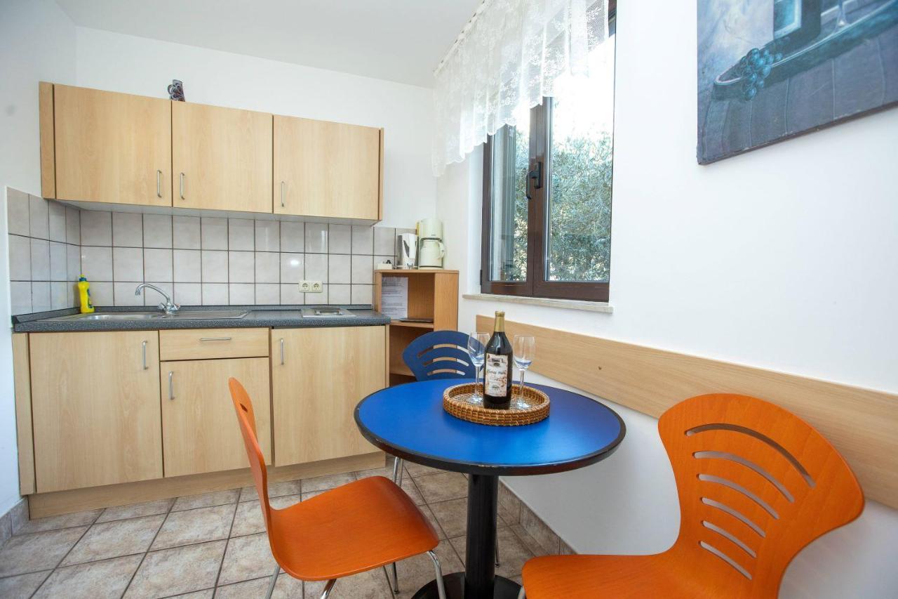 Apartments Mosor Omiš Екстериор снимка