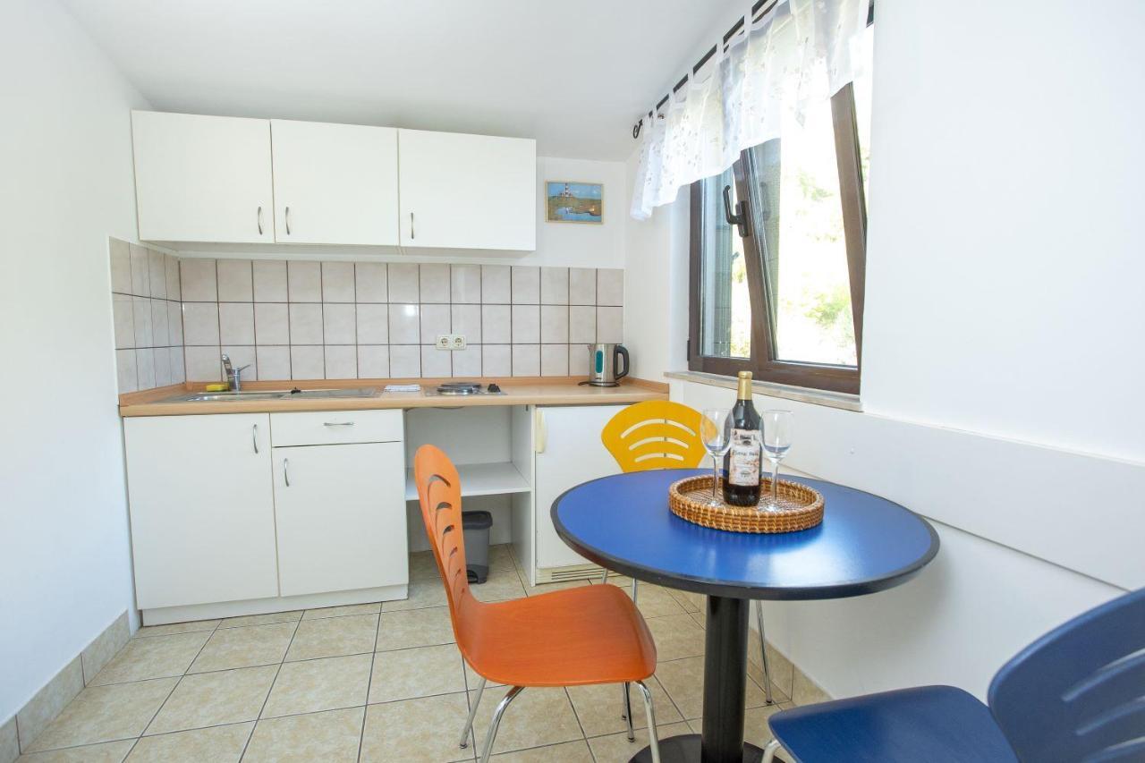 Apartments Mosor Omiš Екстериор снимка