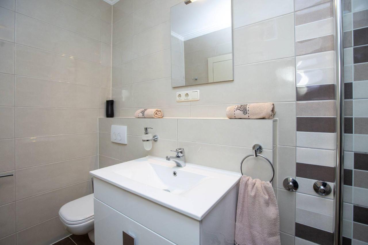 Apartments Mosor Omiš Екстериор снимка